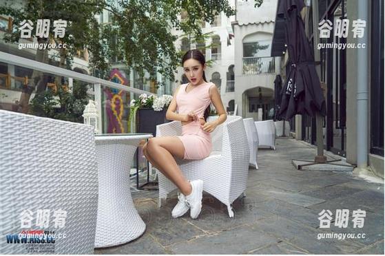 “爱丝”白丝裤：原图壁纸，透着一丝暧昧，是不是有点意思？