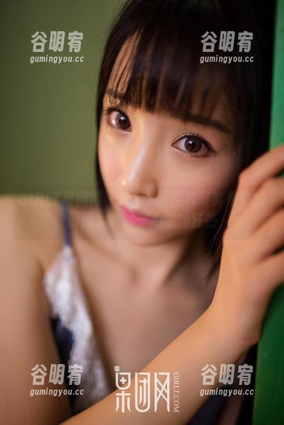 GIRLT果团网 - 让龚玥菲网袜写真集中的原图，唤醒你心底的狂热