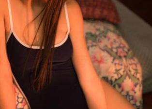 GIRLT果团网 – 在泳池里的龚玥菲：写真分享不是梦，浮夸也能很优雅！