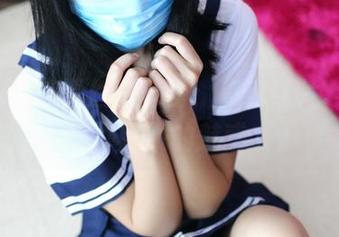 ROSI红色蕾丝的秘密：高清照片，绽放那朦胧的魅惑