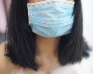 ROSI献上最新黑边蕾丝系列，看看这些图片，仿佛能听到心跳声。