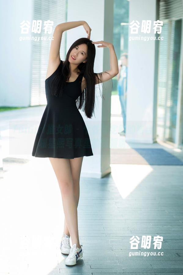 TuiGirl推女郎 - 个性与定制的结合：王根星熙写真里的制服诱惑。