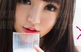 UGirls尤果网 – 从书桌到镜头：黛斯羽的定制制服图集，让人想在这里一待就是一天。