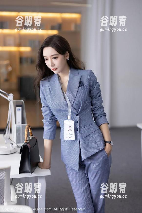Xiuren秀人网 - 小众魅力！Elise谭晓彤的网袜私房图集，是时候更新你的小心思了！