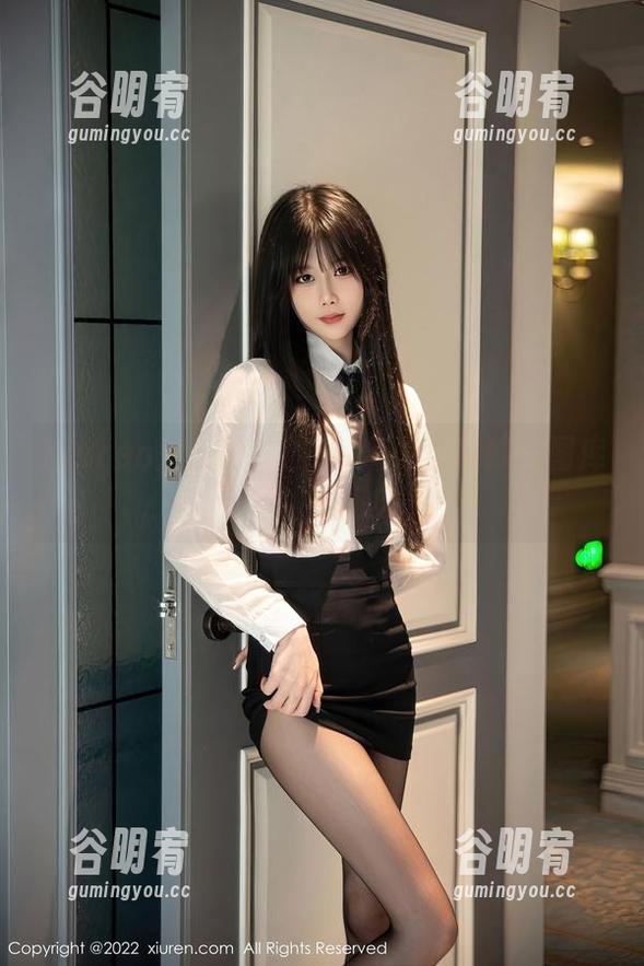 Xiuren秀人网 - 当UU酱遇上婚纱：图库里的小调皮