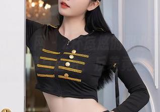 Xiuren秀人网 – z杯悠悠的职业装写真：定制的优雅与自由，反差竟这么大！