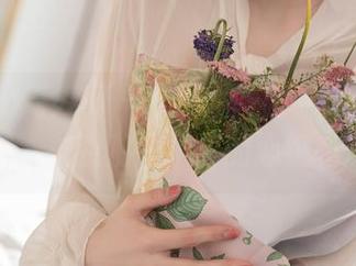 Xiuren秀人网 – 作品：婕西儿jessie的秘书，捕捉那一瞬间的心跳和温柔