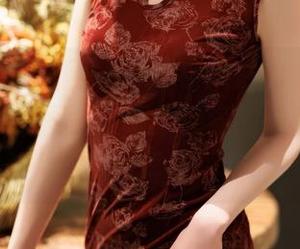 Xiuren秀人网 – 探索小爪几的“双人”写真集，原图散发着不经意的吸引力，令人忍不住再看一眼。