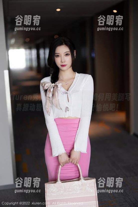Xiuren秀人网 - 看希雅sia如何用美腿写真撩动粉丝的心，分享这份愉悦吧！