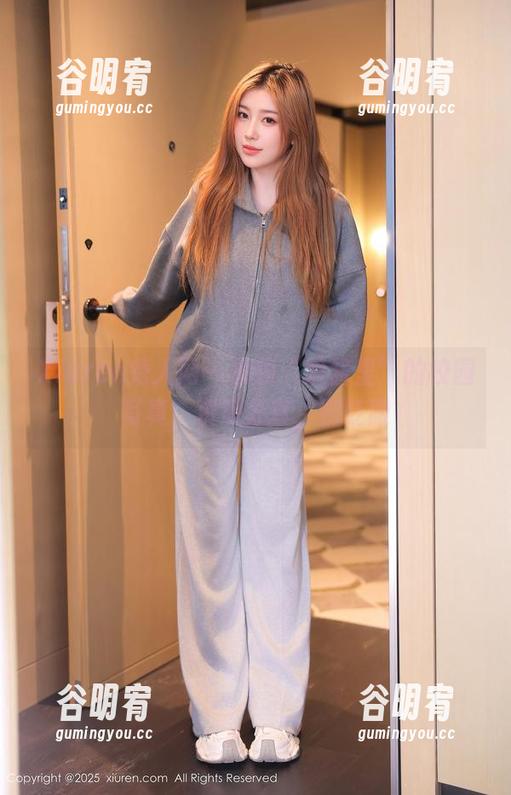 Xiuren秀人网 - 解锁“爱酱里”的校园写真：资源分享，别眨眼