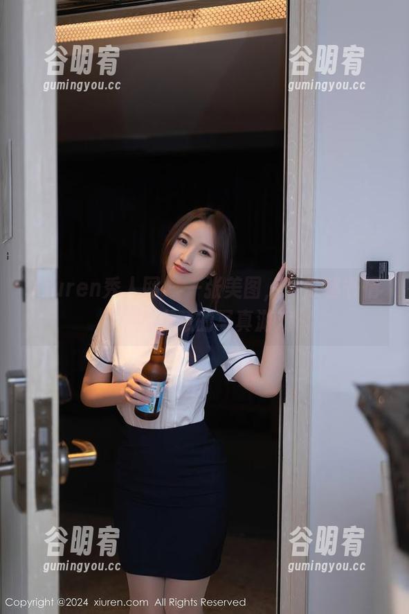 Xiuren秀人网 - 一张美图，一份秘书情：谢小蒽的写真游戏