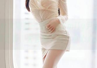 YouMi尤蜜荟 – 这次的Emily尹菲学姐写真更新，太会撩了吧！小心心脏！