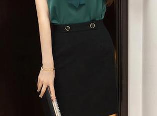 YouMi尤蜜荟 – 沉醉于田冰冰的美脚写真，仿佛每一寸肌肤都在低语…