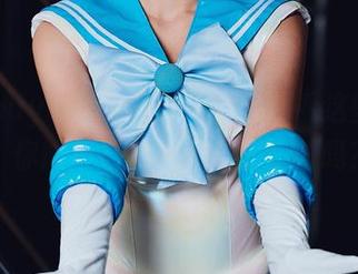 puypuy的Hanekawa，观看这些图片，你能抵挡那种调皮的魅力吗？