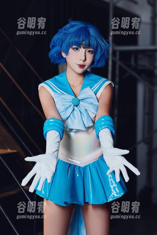 puypuy的Hanekawa，观看这些图片，你能抵挡那种调皮的魅力吗？