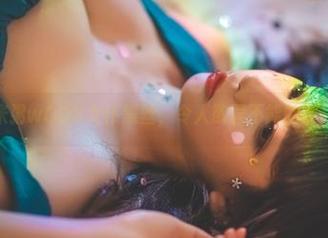 w黑米粥wCOS女仆黑丝，令人欲罢不能的照片合集