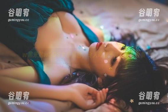 w黑米粥wCOS女仆黑丝，令人欲罢不能的照片合集