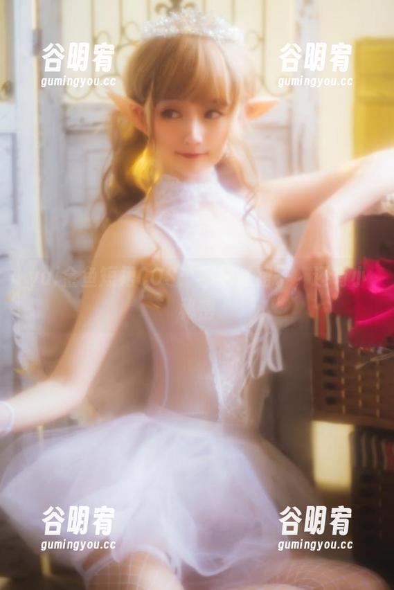 yui金鱼短裙COS：不只是裙子，还有小秘密