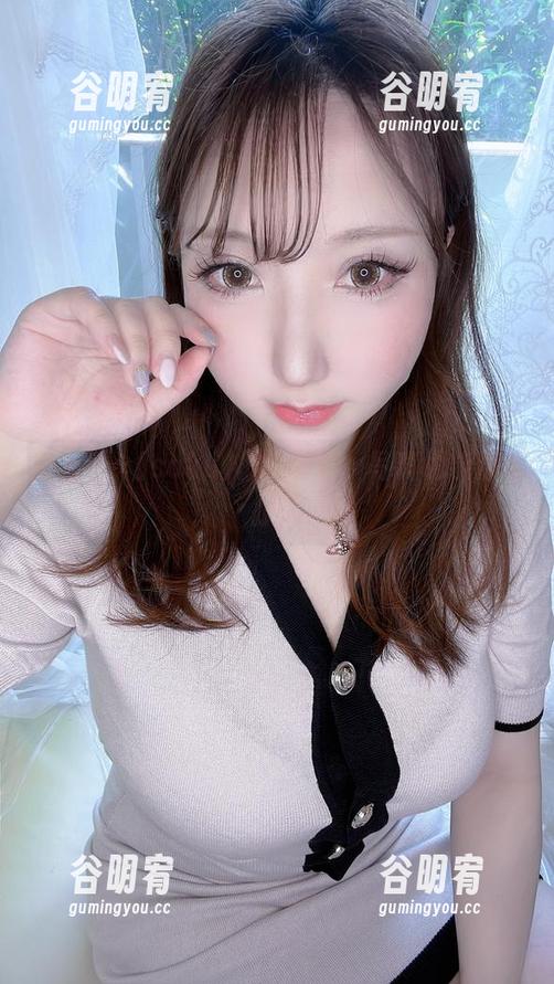 穿上サク(saku)的牛仔裤，写真也能那么撩人