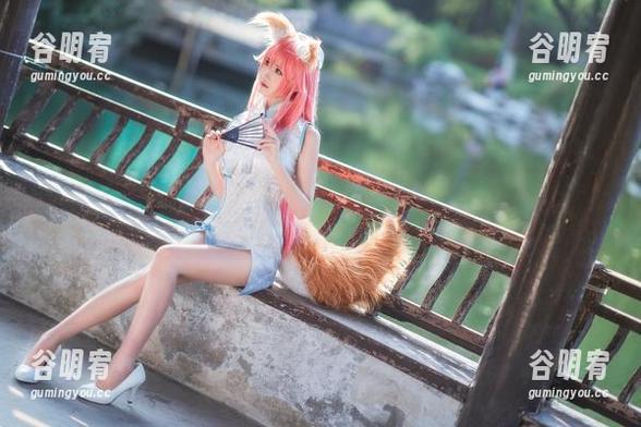 精选三度69牛牛泳装图包：快来看看她是如何把夏天穿在身上的！