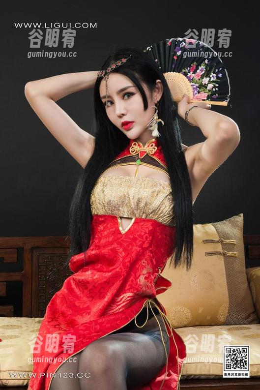 丽柜 - 看这里！由美最新美足图集，确保你每天都有新灵感，哈哈！