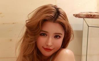 微密圈 – 于芷晴私拍揭秘：那些随风飘扬的美脚细节。