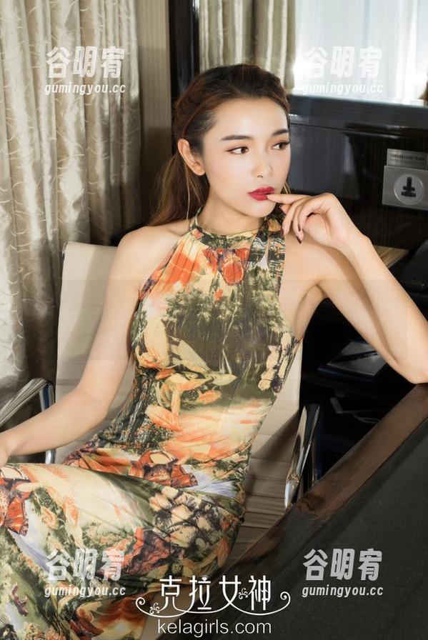 克拉女神 - 泳池中的雅楠，写真集原图悄然道出故事的浮光掠影