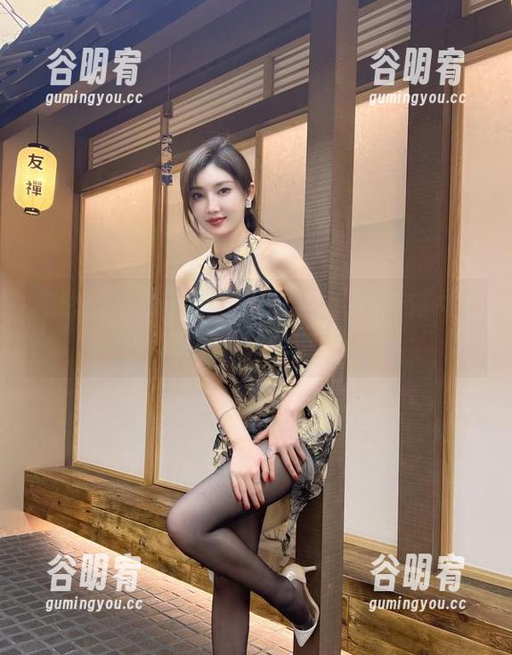 微密圈 - 周妍希的修女写真：穿着修女装的叛逆，真该下载！