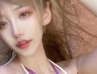 当啾小妍Deer化身暗夜猫女，套图中漫游在神秘与诱惑之间！