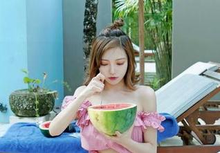 嗲囡囡 – 当youOvOyou遇上水手服：一场写真与壁纸的疯狂交融