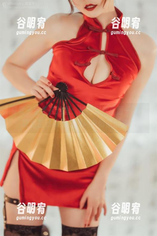 夏夏子全集在这里：她的清秋画面一开，感觉自己像是在微风中悄然起舞。