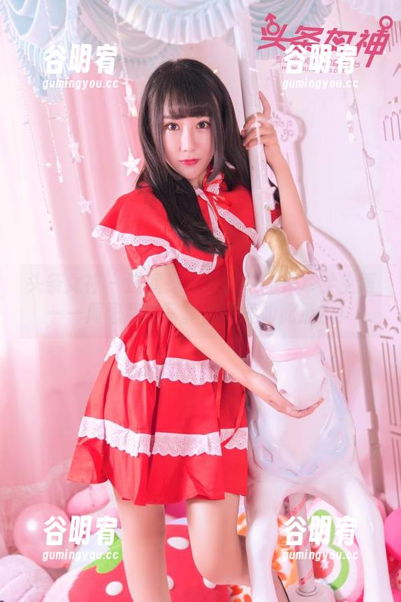 头条女神 - 这就是我心目中的海军学生服——周思超的写真套图竟如此撩？！