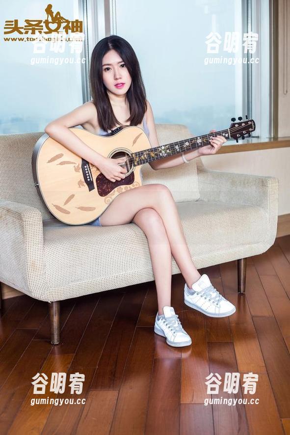 头条女神 - 水手服分享记：小晴子的随性与迷人合集
