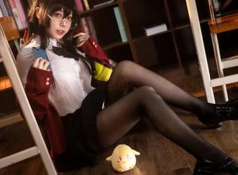小姐姐安食Ajiki的新作：粉色的温柔与这个图包的色彩碰撞！