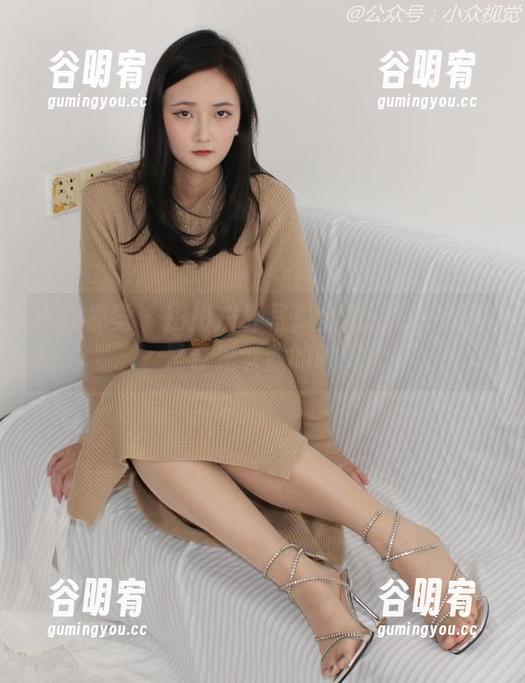 小众视觉 - 彤彤户外写真全集：每一张都是春光乍泄的瞬间
