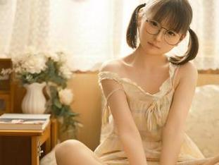 当幼水铃衣碰上写真图库，这种电子女友的设定太绝了吧