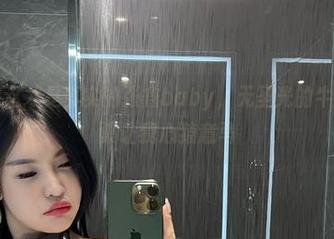 微密圈 – 这才是真实的张鑫baby，无圣光的牛奶撒了合集让我心猿意马