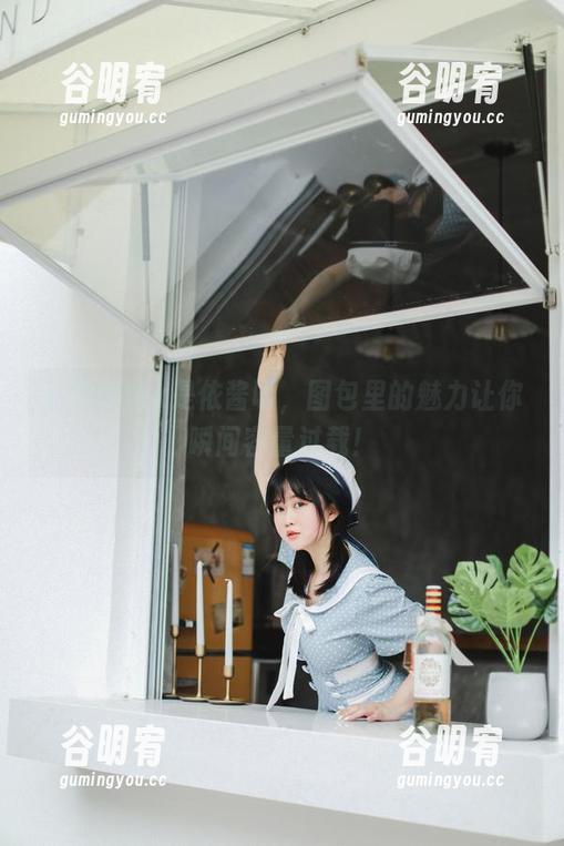 红色旗袍x是依酱呀，图包里的魅力让你瞬间容量过载！