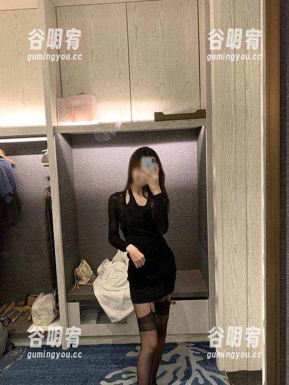 微密圈 - 有你喵的皮衣与春风相拥，别忘了来领免费合集哦！