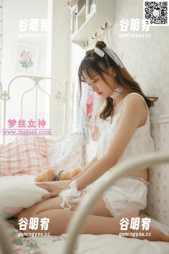 梦丝女神 - 试试灵唯的校服纯白套图，保你一秒钟进入天真无邪的梦境。