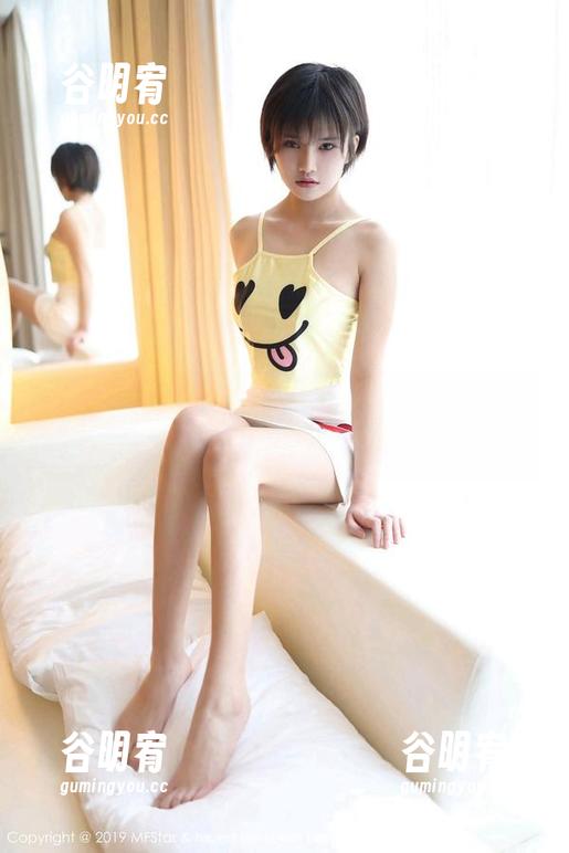 模范学院 - 甜筒晓彤制服：从清晨到黄昏的光影变化，下载感受时间的流淌！