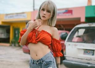 波萝社 – 美脚与全套写真，猫九酱Sakura的腿让人惊叹，居然有如此力量！
