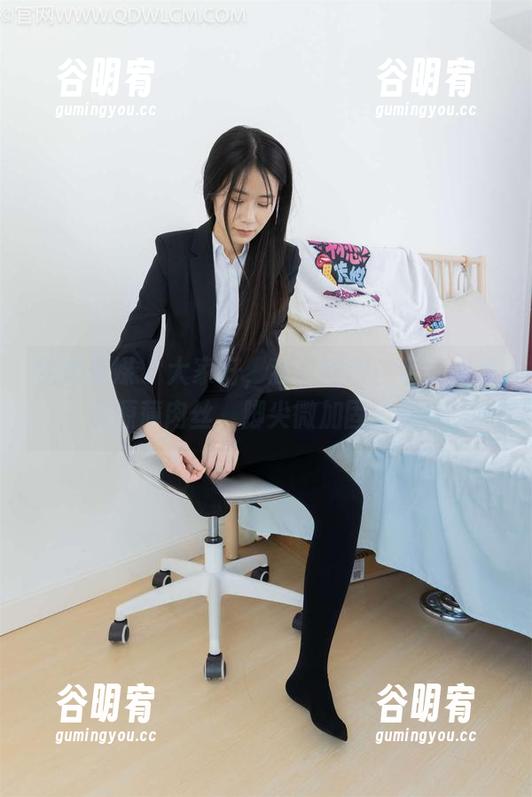 物恋传媒 - 大家好，我是嘟嘟！带来高清资源薄肉丝，脚尖微加固全景！