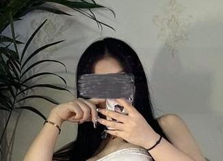微密圈 – 看！猪饲料的黑丝蕾丝全集，绝对会让你耳目一新，猪也能变时尚！
