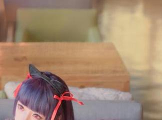 白易子教主教你如何与艾米莉娅亲密接触——下载写真集的奇妙旅程！