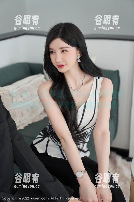秀人网 - 上天怜见，冷月yuer吊带全套原图现在上线，快来领走你的视线吧！