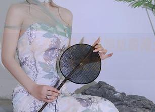 秀人网 – 南乔办公室中的尴尬瞬间：喜剧套图大放送！