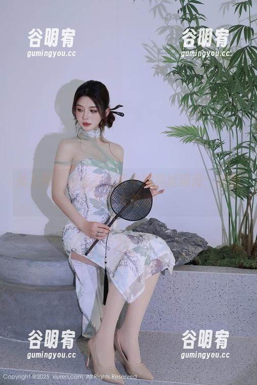 秀人网 - 南乔办公室中的尴尬瞬间：喜剧套图大放送！