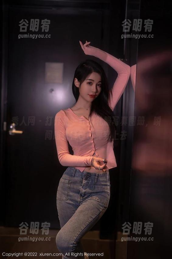 秀人网 - 打开孔一红的礼服写真图册，瞬间感觉自己也要穿上去