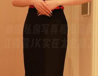 秀人网 – 他的私房写真和我毫无防备的心，江露露JK实在太会撩了！
